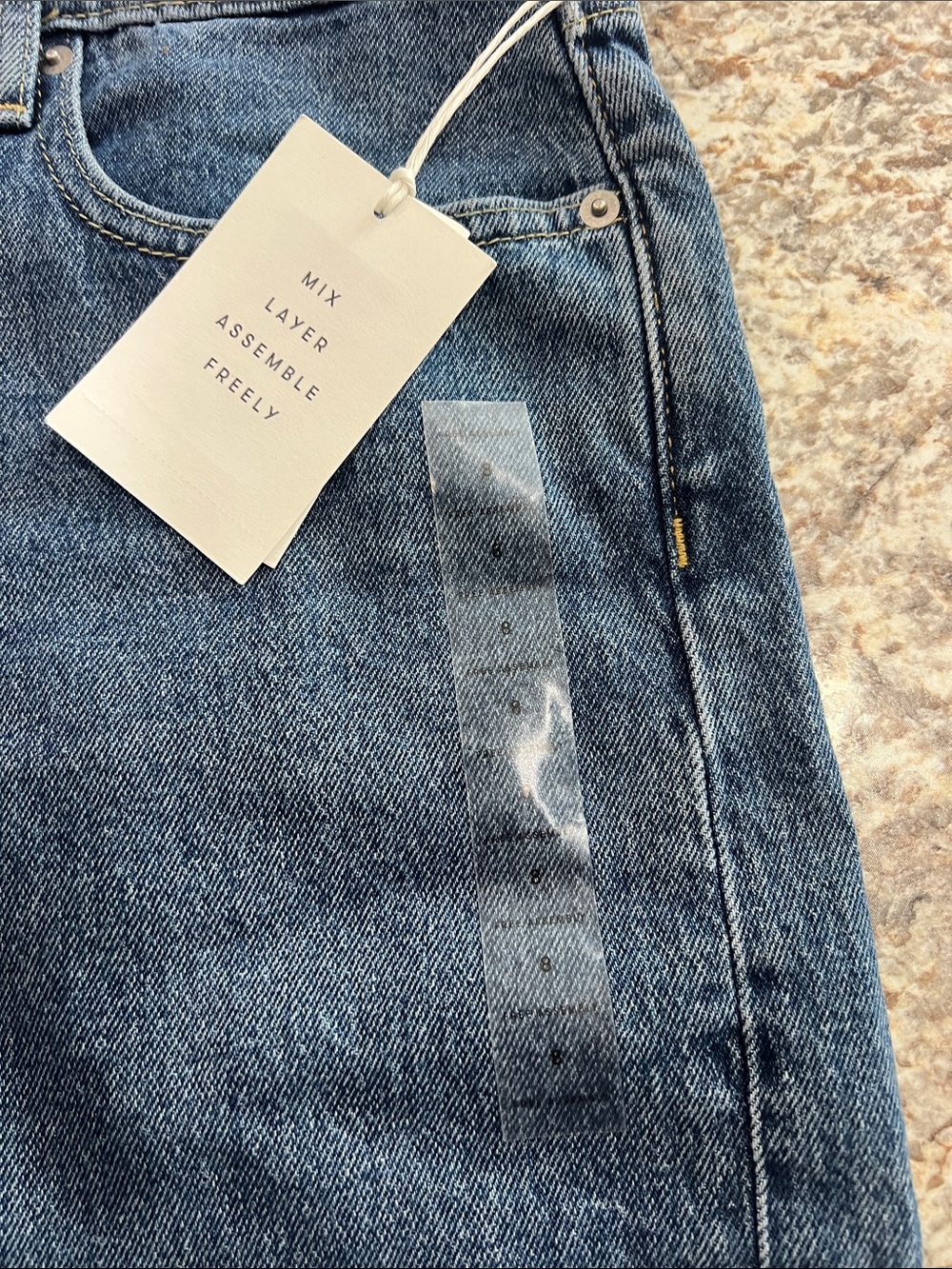Free Assembly Mid-Rise Dark Blue Rolled Hem Denim Shorts - Picture 4 of 7